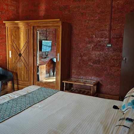 Stone Casa By Vgh 4Bhk Villa With Swimming Pool Mahābaleshwar Exteriér fotografie